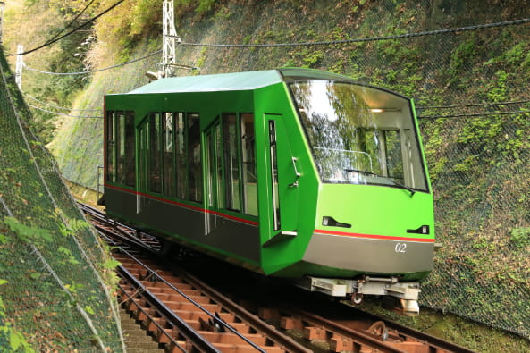 車両リニューアル工事および車両販売の写真
